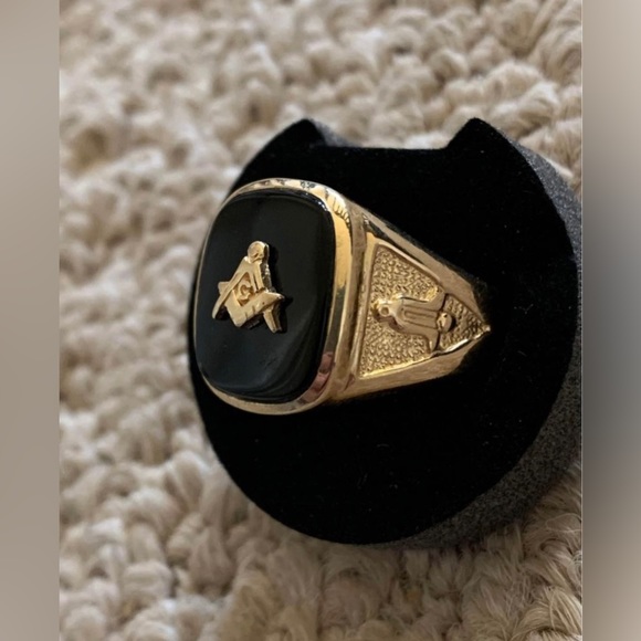 Sold 10k Masonic Gold Ring Size 12//7.1 grams - Picture 2 of 4